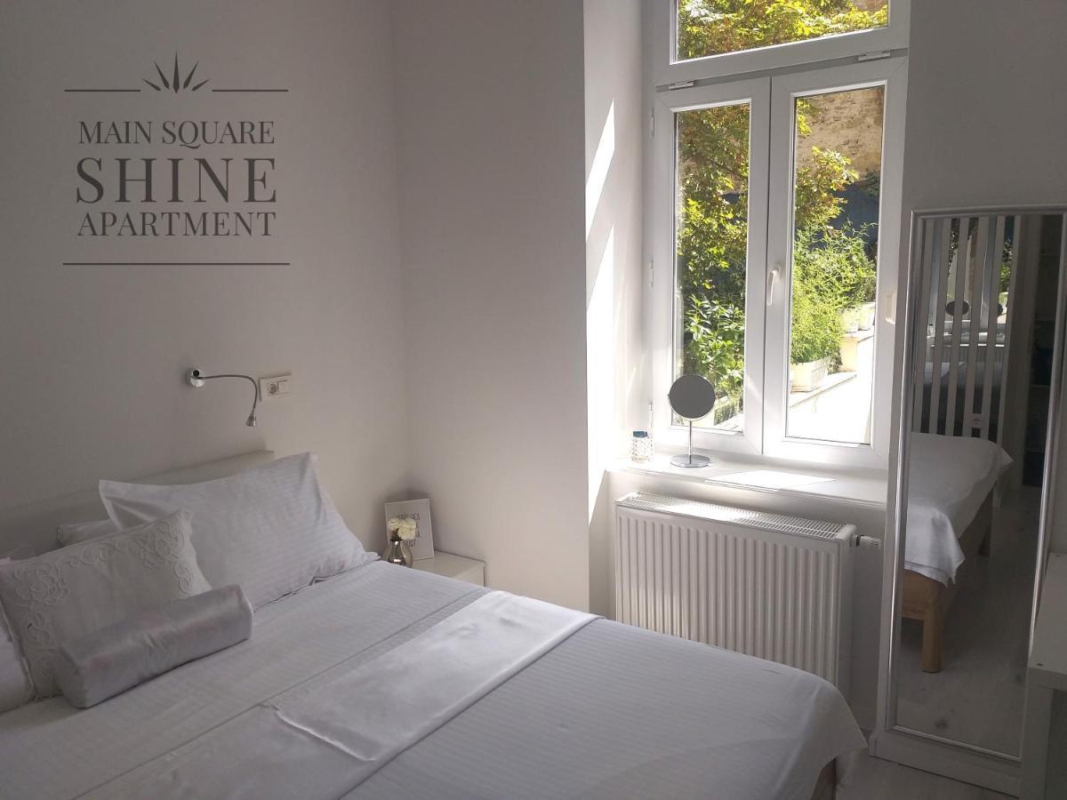 Luxurios And Historic Apartment "Shine" - Right On The Main Square Zagreb Buitenkant foto