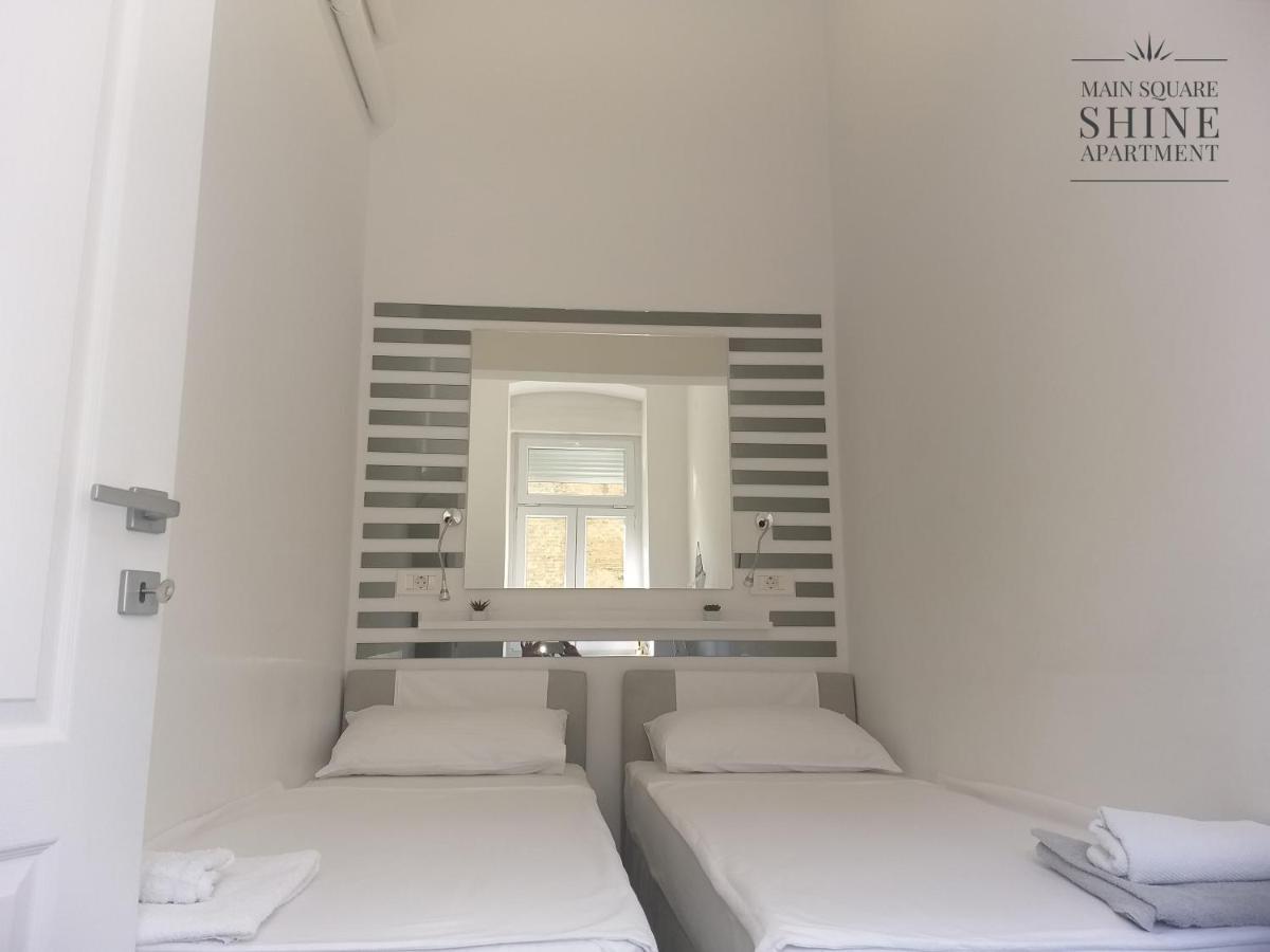 Luxurios And Historic Apartment "Shine" - Right On The Main Square Zagreb Buitenkant foto