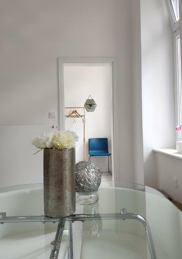 Luxurios And Historic Apartment "Shine" - Right On The Main Square Zagreb Buitenkant foto
