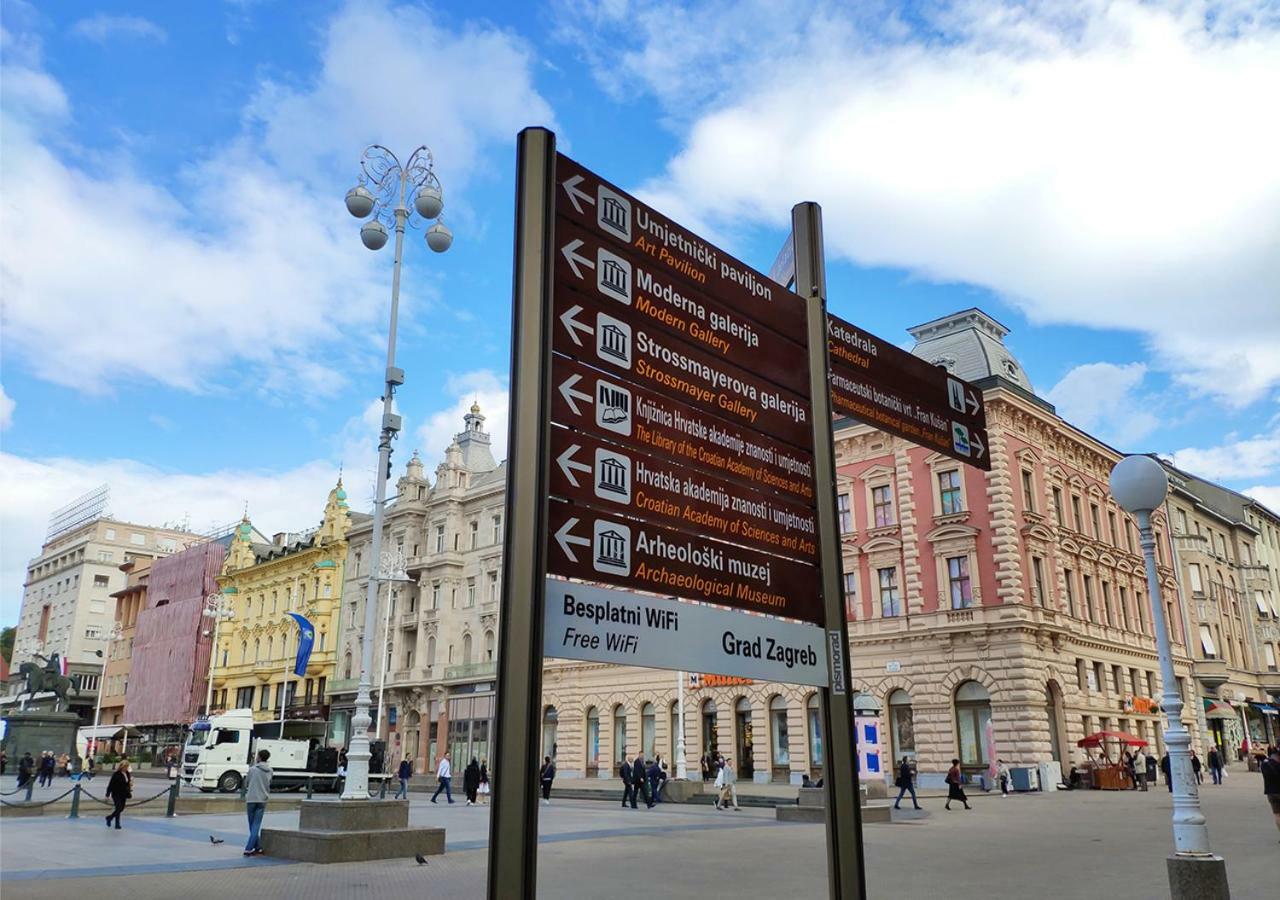 Luxurios And Historic Apartment "Shine" - Right On The Main Square Zagreb Buitenkant foto