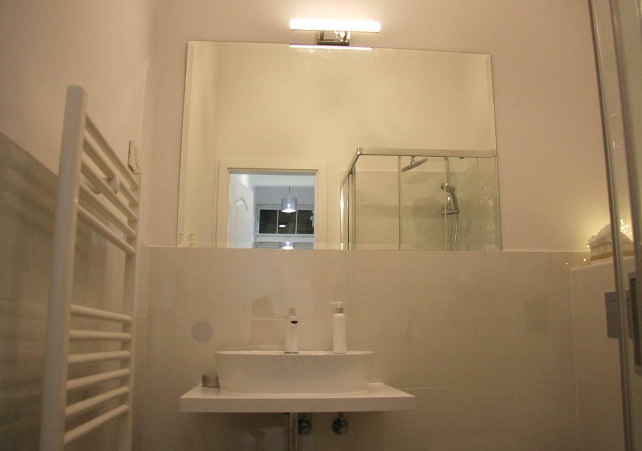 Luxurios And Historic Apartment "Shine" - Right On The Main Square Zagreb Buitenkant foto